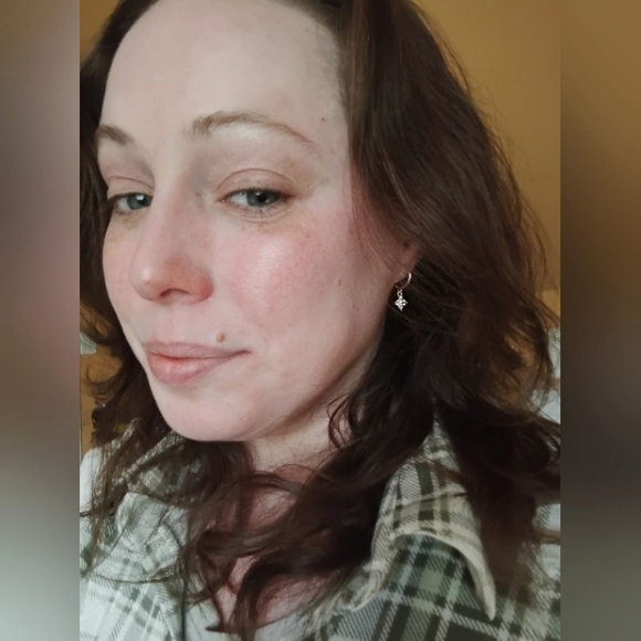 Meet your Posher, Alexandra - Picture 1 of 1